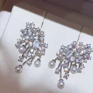 Elegant Pearl & Crystal Floral Earrings